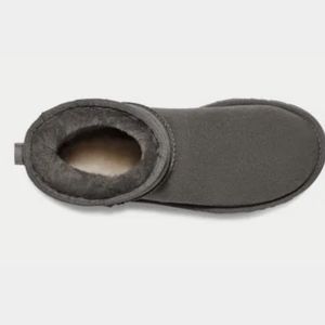 UGG CLASSIC MINI II GRAY BOOT SIZE 7 & 8